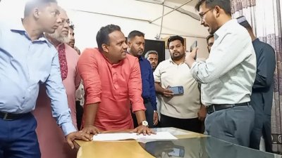 উপজেলা স্বাস্থ্য কমপ্লেক্সে আকস্মিক পরিদর্শনে প্রতিমন্ত্রী রাজিব আহসান