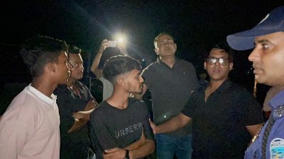 পুলিশের অভিযানে আটকরা