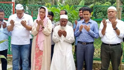 জুলাই আন্দোলনে শহীদ আবু সাঈদের কবর জিয়ারত করেছেন সংরক্ষিত নারী আসনের বিএনপির সংসদ সদস্য জেবা আমিন খান