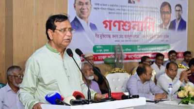 রাজধানীর লালবাগ মির্জা আবুতালিব শায়েস্তা খাঁন কমিউনিটি সেন্টারে ডিএসসিসি’র অঞ্চল-৩ ও অঞ্চল-৪-এর আওতাধীন এলাকাবাসীর উপস্থিতিতে শুনানি