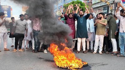ছাত্রদলের নেতাকর্মীদের বিক্ষোভ