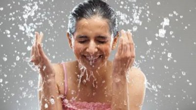 আর্দ্র আবহাওয়ায় কীভাবে থাকবেন সতেজ ও সুরক্ষিত