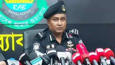 মোহাম্মদপুরে র্যাব-২ কার্যালয়ে সংবাদ সম্মেলন
