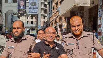 পুলিশ হেফাজতে আইনজীবী শফিক নজরুল