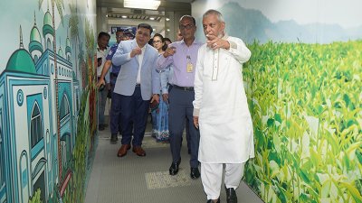 সিলেট ওসমানী আন্তর্জাতিক বিমানবন্দরে প্রবাসী কল্যাণ মন্ত্রণালয় কর্তৃক চলমান বিভিন্ন কার্যক্রম পরিদর্শন করেন মন্ত্রী আরিফুল হক চৌধুরী