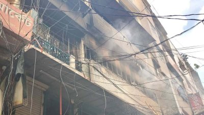 খাজা মার্কেটে আগুন লাগার ঘটনা ঘটে