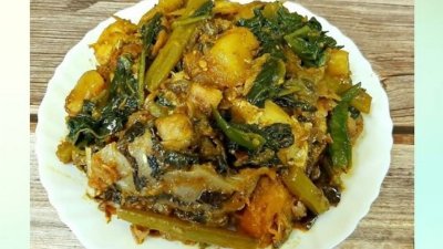 মাছের মাথা দিয়ে মিক্সড শাক-সবজির চচ্চড়ি
