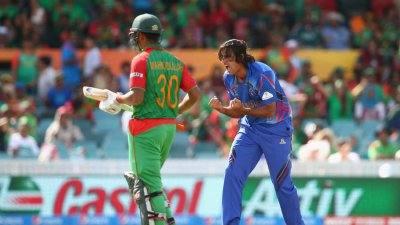 ২০১৫ বিশ্বকাপে মাহমুদউল্লাহর উইকেট নিয়েছিলেন শাপুর।