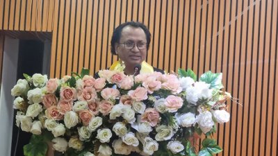 কথা বলছেন উপদেষ্টা ডা. জাহেদ উর রহমান