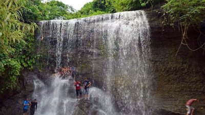 মীর সরাইয়ের ঝরনা