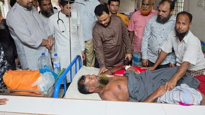 সমুদ্রে মৃত্যু থেকে বেঁচে ফেরা আল আমিনকে চিকিৎসা দেওয়া হচ্ছে