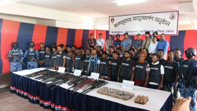 আত্মসমর্পণকারী দস্যুরা