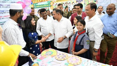 শিক্ষার্থীদের সঙ্গে প্রধানমন্ত্রী