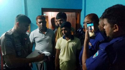 বাত্তলা গ্রামের ব্যাপারী বাড়িতে এ ঘটনা ঘটে