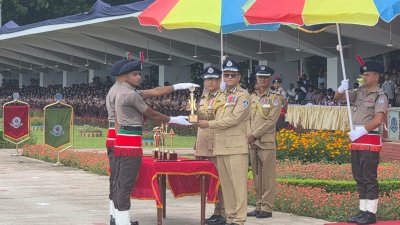 বৃহস্পতিবার দুপুরে রাজশাহীর সারদা পুলিশ একাডেমির প্যারেড মাঠে এসআইদের প্রশিক্ষণ সমাপনী কুচকাওয়াজ অনুষ্ঠানে বক্তব্য দেন আইজিপি
