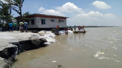 বাড়ছে নদ-নদীর পানি (ফাইল ছবি)।