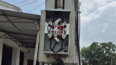 এই স্থান থেকে চুরি করা হয়েছে বৈদ্যুতিক মিটার