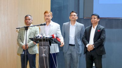 বেবিচক কার্যালয়ের অডিটোরিয়ামে সাংবাদিকদের নিয়ে ‘সিভিল অ্যাভিয়েশন অ্যান্ড এয়ার ট্রাফিক অপারেশন’ শীর্ষক কর্মশালায় প্রধান অতিথি বেবিচক চেয়ারম্যান এয়ার ভাইস মার্শাল মো. মোস্তফা মাহমুদ সিদ্দিক