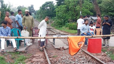 রাজশাহীতে রেলপথ অবরোধ