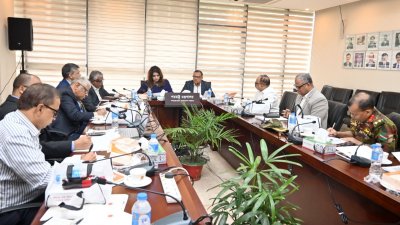 সমন্বয় সভায় পররাষ্ট্র প্রতিমন্ত্রী শামা ওবায়েদ ইসলাম এবং বস্ত্র ও পাট প্রতিমন্ত্রী মো. শরীফুল আলমসহ দুই মন্ত্রণালয়ের ঊর্ধ্বতন কর্মকর্তারা (ছবি: সংগৃহীত)।