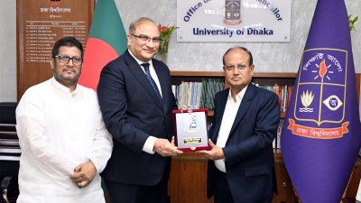 ঢাকা বিশ্ববিদ্যালয়ের ভিসির সঙ্গে পাকিস্তানের রাষ্ট্রদূত