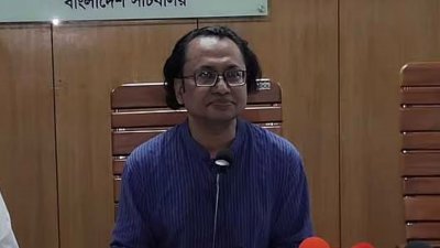 তথ্য অধিদফতরে সাপ্তাহিক ব্রিফিংয়ে তথ্য উপদেষ্টা ডা. জাহেদ উর রহমান