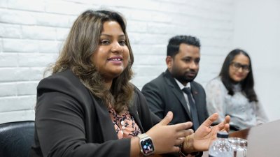 বাংলা ট্রিবিউন ও ঢাকা ট্রিবিউন পরিদর্শনকালে বক্তব্য রাখছেন মালদ্বীপের হাইকমিশনার শিউনীন রশিদ, ছবি: আবির আহমেদ সুপ্ত