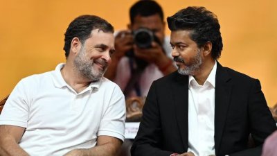 রাহুল গান্ধী ও বিজয়। ফাইল ছবি: ইন্ডিয়া টুডে