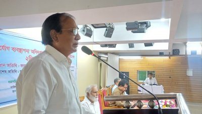 কথা বলছেন আসাদুল হাবিব দুলু