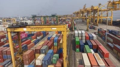 চট্টগ্রাম বন্দরে চলতি বছরের প্রথম সাত মাস ১১ দিনে কনটেইনার ও জাহাজ থেকে পণ্য ওঠানো-নামানো বেড়েছে