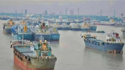 চট্টগ্রাম বন্দরের বহির্নোঙরে থাকা বিদেশি স্ক্র্যাপ জাহাজ