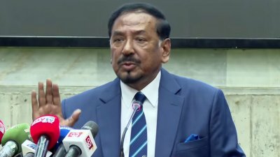 প্রেস ব্রিফিংয়ে স্পিকার হাফিজ উদ্দিন আহমদ