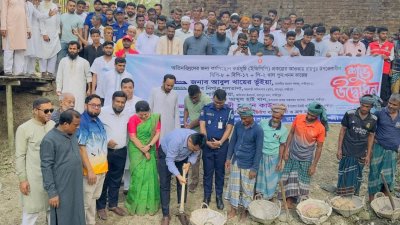 রায়পুর উপজেলার চরমোহনা ও উত্তর চরবংশী ইউপির একটি খাল