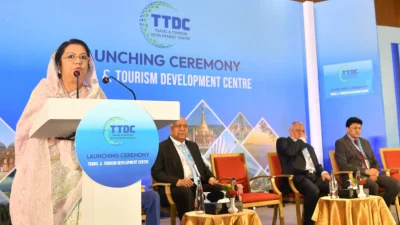 বেসামরিক বিমান পরিবহন ও পর্যটনমন্ত্রী আফরোজা খানম