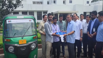 জুলাই যোদ্ধাদের রিকশা ও সিএনজি অটোরিকশা উপহার দিলেন প্রধানমন্ত্রী
