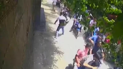 নাটোরের গুরুদাসপুরে কার্যক্রম নিষিদ্ধ আওয়ামী লীগের মৃত সাবেক প্রতিমন্ত্রী আবদুল কুদ্দুসের বাড়িতে হামলা ও ভাঙচুরের ঘটনা ঘটেছে