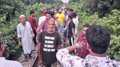 গাজীপুরের শ্রীপুরে চলন্ত ট্রেনের নিচে ঝাঁপ দিয়ে পোশাকশ্রমিক দম্পতির মৃত্যু হয়েছে