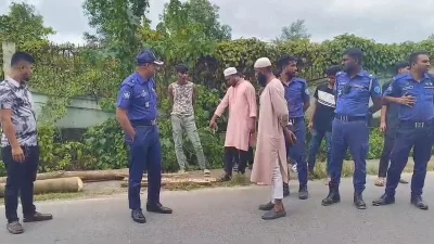 এই ঘটনায় তদন্ত চালিয়ে যাচ্ছে পুলিশ