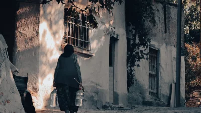 বয়স্ক নারীর প্রতীকী ছবি: পেক্সেলস