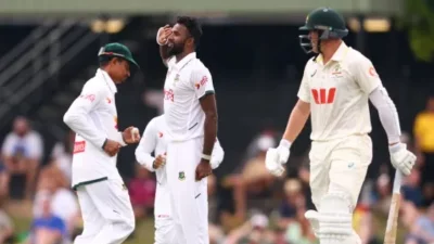 উইকেট তুলে নিয়ে এবাদতের উদযাপন