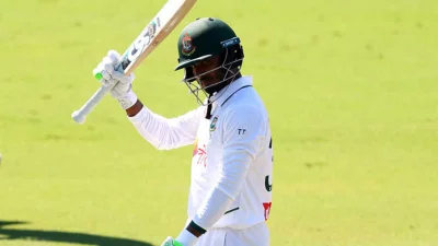 হাফ সেঞ্চুরি করার পর তানজিদ তামিম