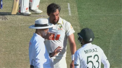 মিরাজ ও স্টার্কের সেই মুহূর্তের দৃশ্য।