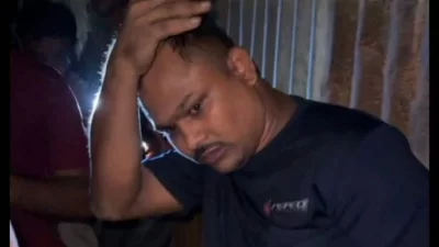 মাদক সেবনকালে আটক ব্যক্তি