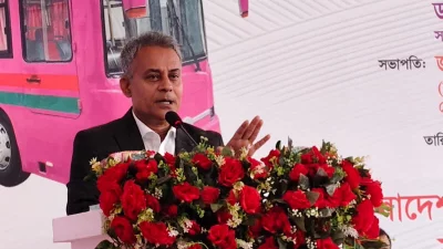 ‘পিংক বাস’ উদ্বোধনী অনুষ্ঠানে সড়ক পরিবহন ও সেতু মন্ত্রণালয়ের মন্ত্রী শেখ রবিউল আলম