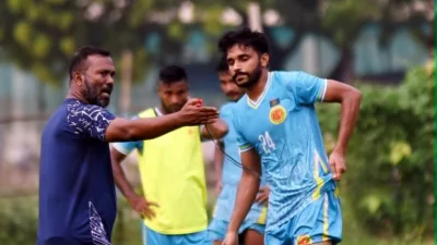 আবারও আবাহনীর কোচ মারুফুল হক।