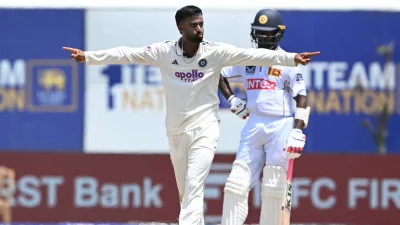 ৬ উইকেট নেন সুতার।