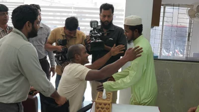 মৃত ভেবে ২৫ বছর অপেক্ষা, অবশেষে মায়ের কাছে ফিরছেন ফরিদ, তাকে নিয়ে গেছেন ভাই