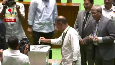 রাষ্ট্রপতি নির্বাচনে ভোট দিচ্ছেন প্রধানমন্ত্রী তারেক রহমান