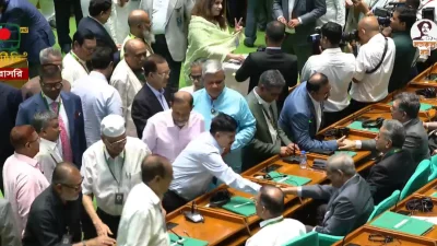 সংসদ ভবনে রাষ্ট্রপতি নির্বাচনে ভোট দেন সংসদ সদস্যরা