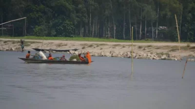 কিশোরীদের সুন্দর ও নিরাপদ ভবিষ্যতের কথা চিন্তা করে অনেক বাবা-মা শত কষ্টেও বাল্যবিয়ে দেওয়া থেকে বিরত থাকছেন